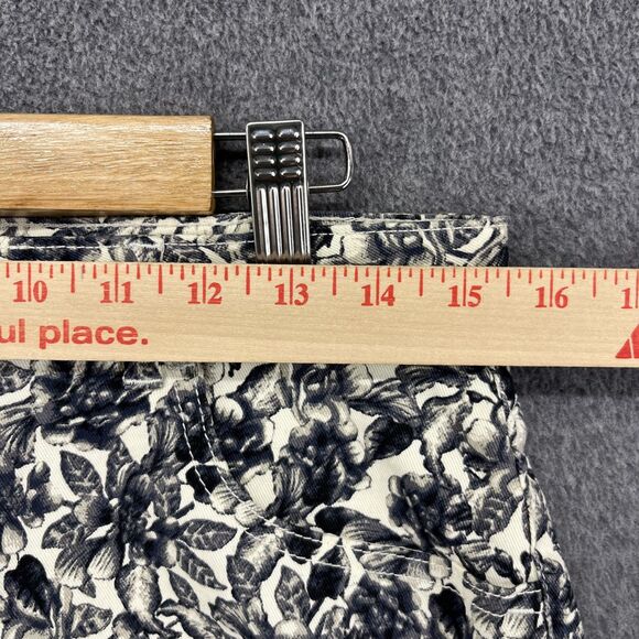 H&M Shorts Womens 8 Black White Floral Print Mid Rise Cotton Stretch Summer - Picture 6 of 13